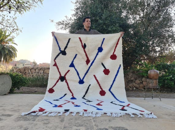 Striking Modern Berber Rug – White Moroccan Wool Carpet with Bold Abstract Design