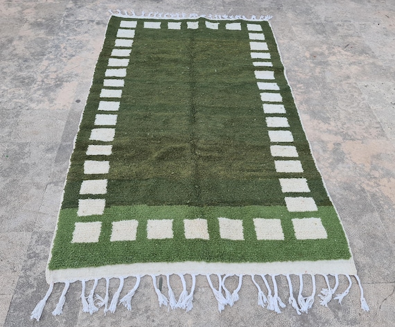 Handmade Wool Berber Rug: Moroccan Tufted Area Rug