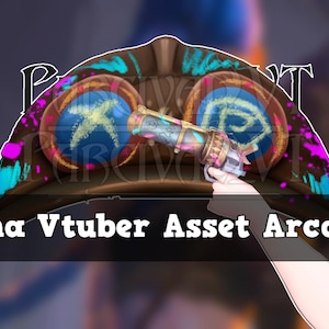 Puede incluir: Un sombrero de estilo steampunk marrón y dorado con dos gafas y un diseño de salpicaduras de pintura. El sombrero tiene un diseño de salpicaduras de pintura rosa, azul y verde. Las gafas son redondas y tienen un diseño azul y dorado. El sombrero está siendo sostenido por una mano. El texto "Isha Vtuber Asset Arcane" se muestra debajo del sombrero.