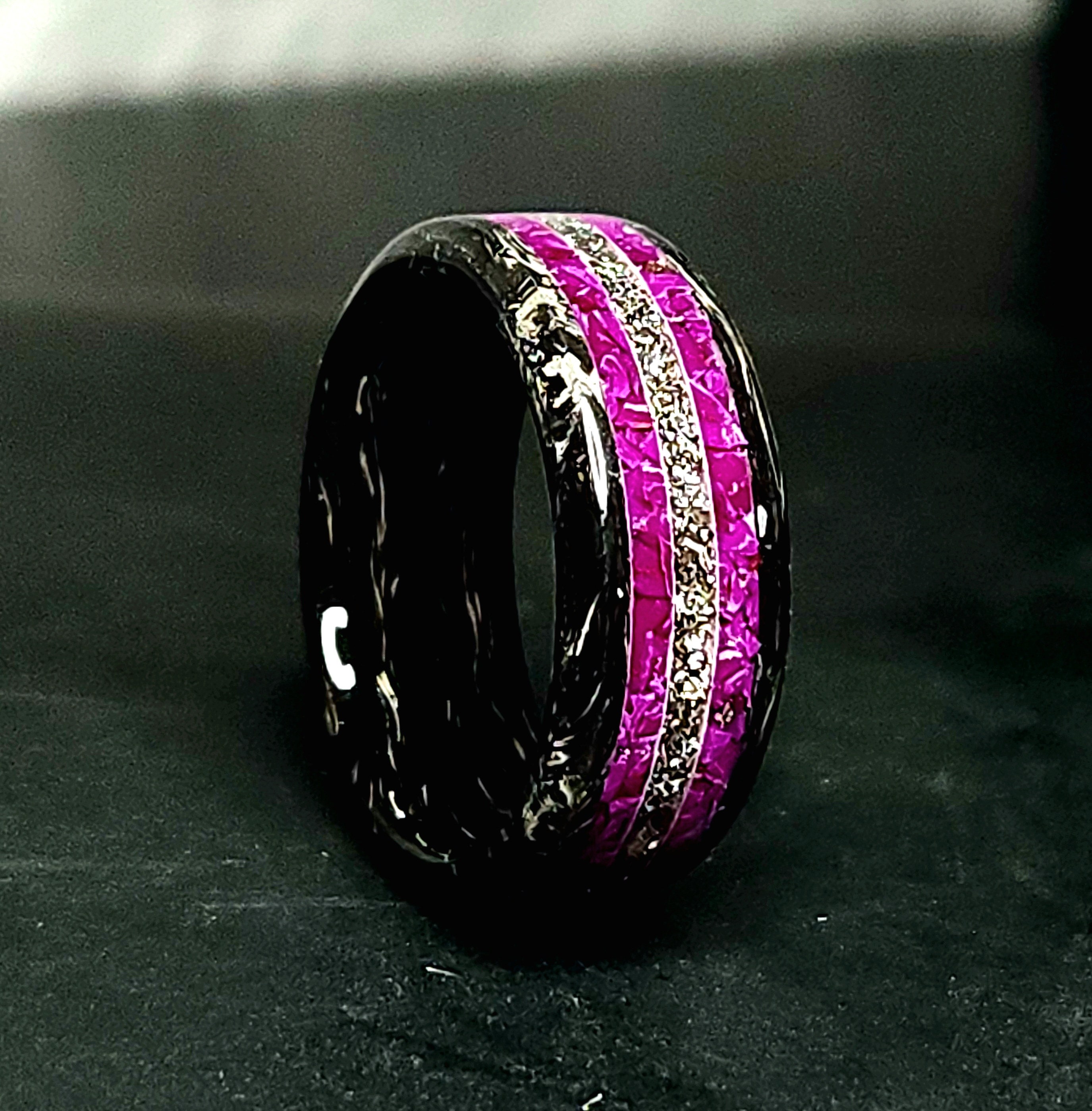 Turquesa púrpura, virutas de válvula de titanio Ferrari F1, brillo blanco, anillo de bodas de fibra de carbono jaspeado