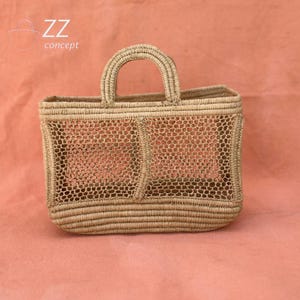 Sac panier en raphia tissé à la main avec bordure en cuir végétalien