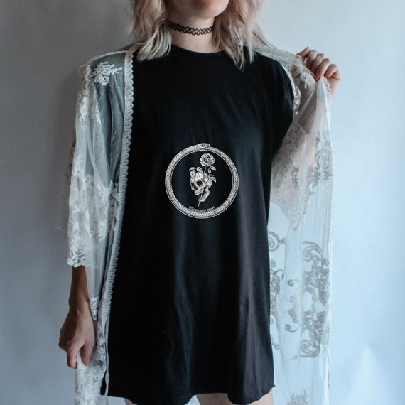 Ouroboros with skull, memento mori - T-shirt