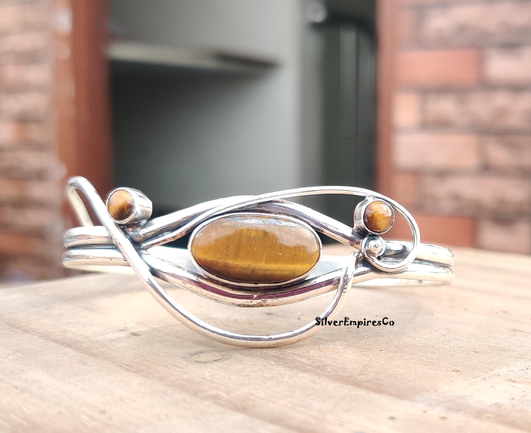 Amazing Labradorite Bangle, 925 Sterling Silver Bangle