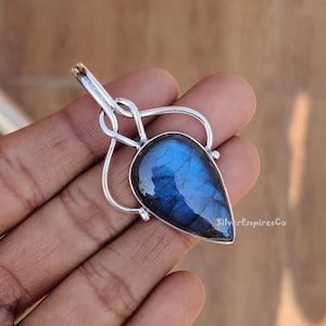 Blue Fire Labradorite Pendant, 925 Sterling Silver, Handmade Pendant, Gemstone Pendant, Designer Pendant, Women Pendant, Wedding Pendant X0