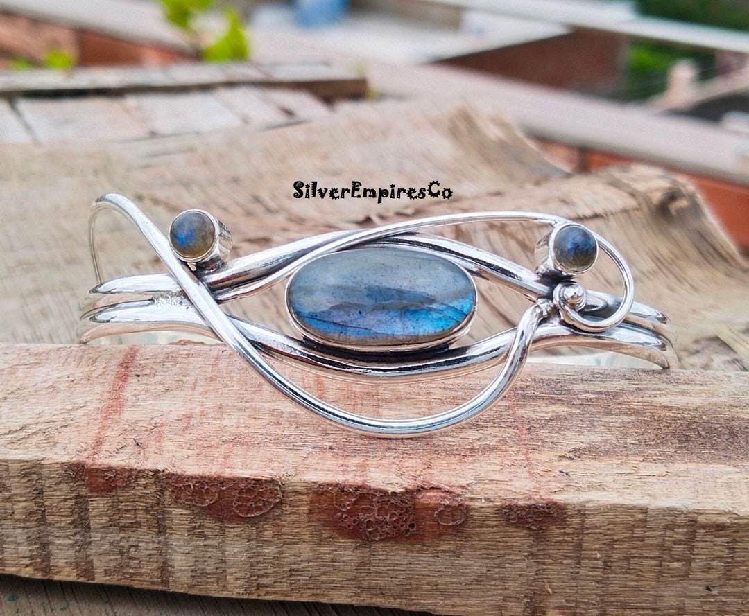 Amazing Labradorite Bangle, 925 Sterling Silver Bangle