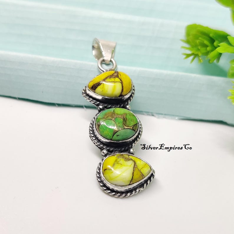 Honey Dahlia Pendant, 925 Sterling Silver, Green Copper Turquoise Pendant, Mini Pendant Necklace, 3 Stone Pendant Bild 1