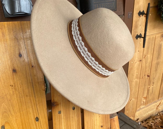 Brown Western Wide Brim Cowboy Hat | Tan and Lace Band