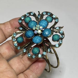 Vintage Blue Flower Faux Pearls Gemstone Bracelet OOAK Bangle Hinged Adjustable