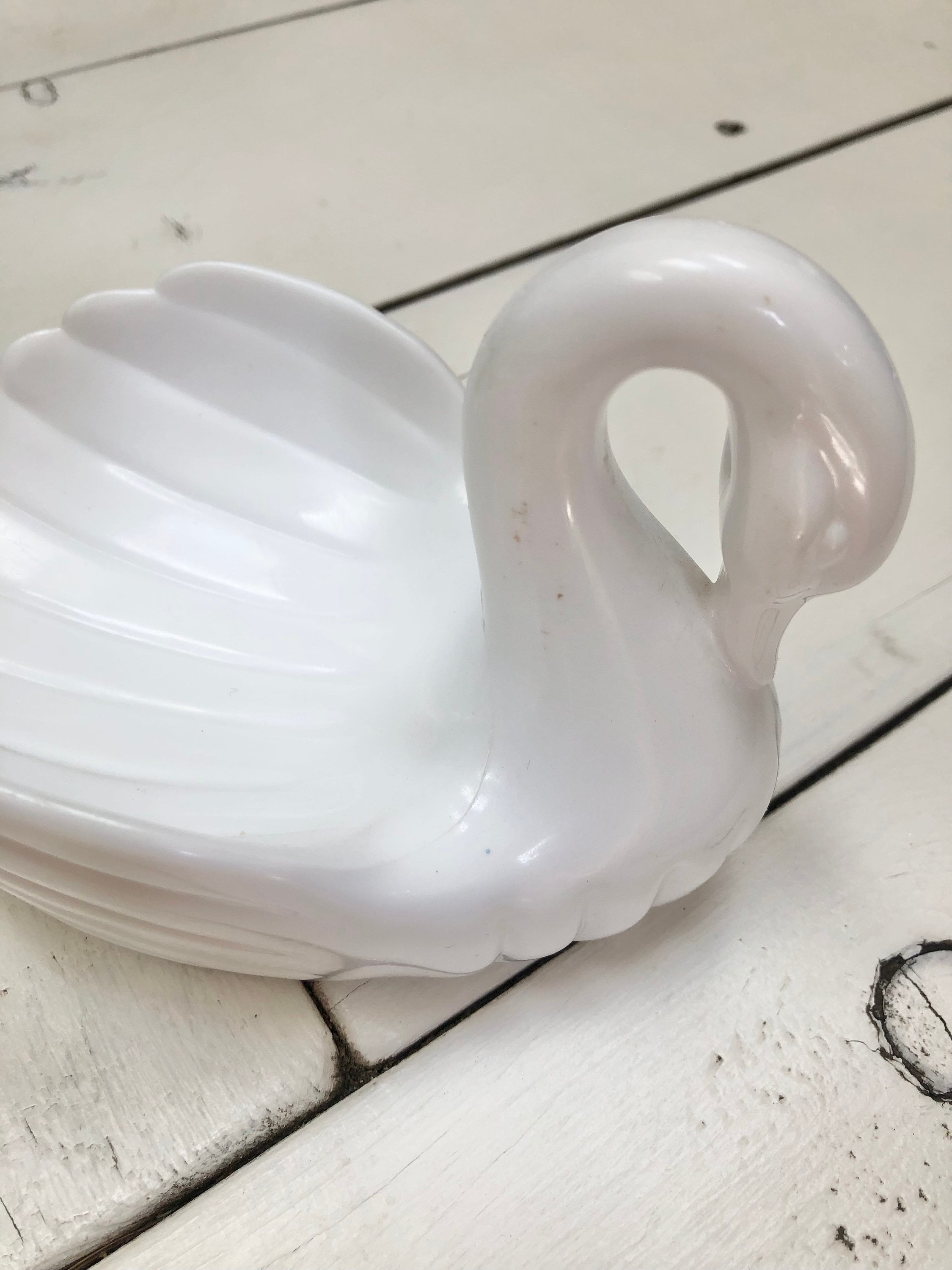 Porte-savon En Porcelaine Forme Cygne - Couleur Beige Avec Veinures Dorées - Occasion En Bon état