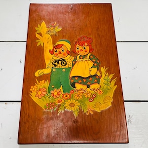 Vintage Raggedy Ann and Andy Wooden Wall Plaque Picture Anne Wood 70s Hanging Art Cartoon Kids Nursery Characters Dolls