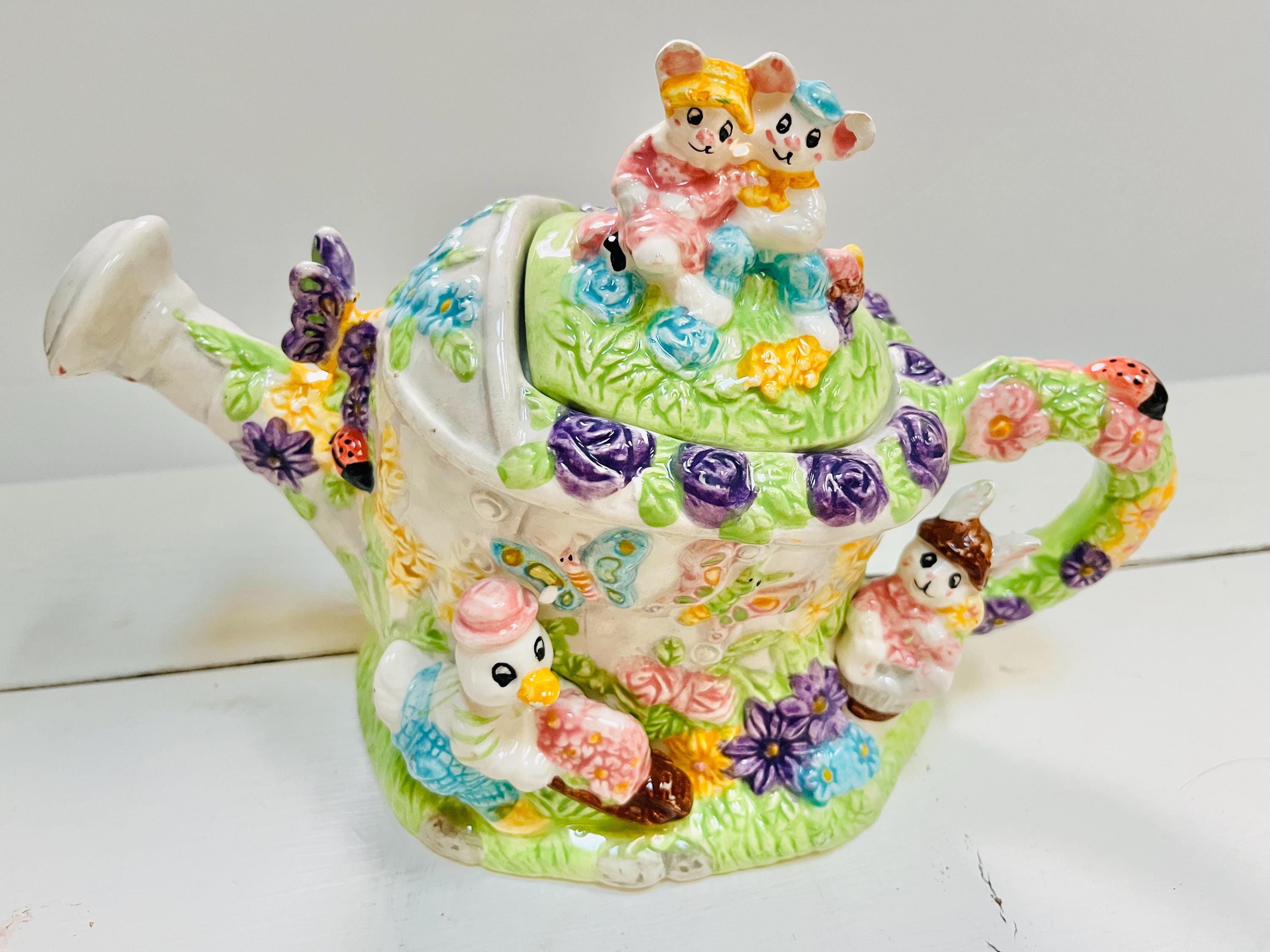 Porcelain Art社製 アンティーク ミニチュアティーポット Vintage Miniature Garden Tea Set: 90s Floral Party Decor (DEFECTS