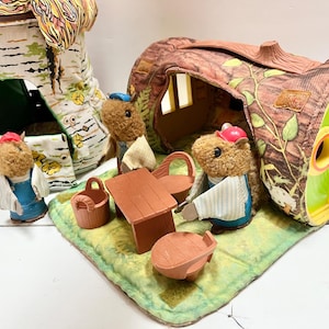 Fisher Price Woodsey Squirrel Soft Log House Playset Woodsy