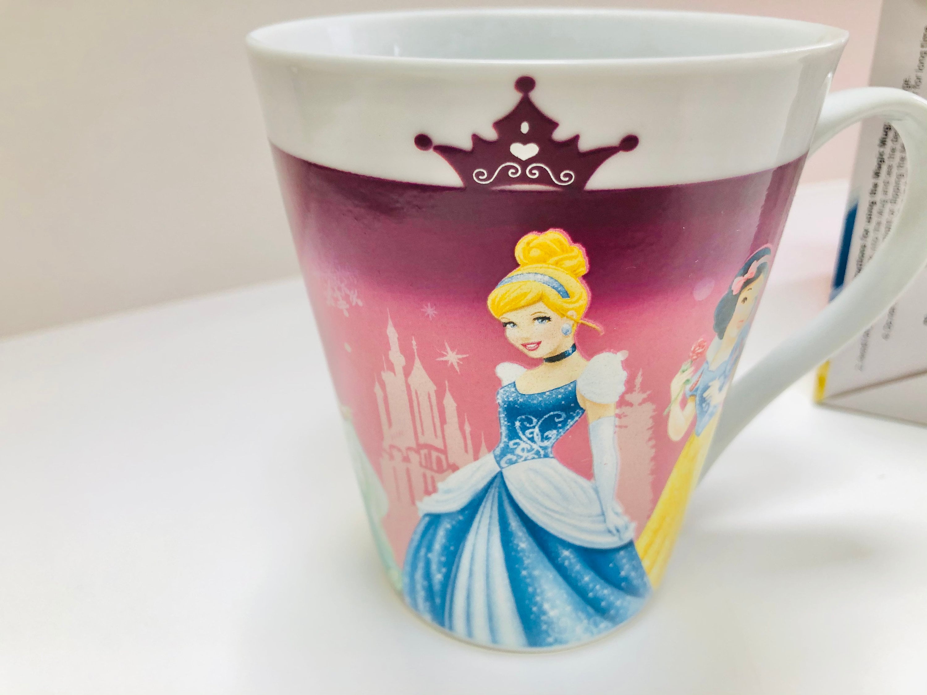 ディズニープリンセス 色が変わるマグカップ：ベル、ラプンツェル