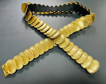 Vintage Shiny Bright Gold Medallion Chain Belt, Elastic  display picture 1