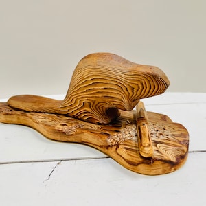 Wooden Carving Beaver Cedar Crowe Canada 10.5&quot; Folk Art Hand Carved