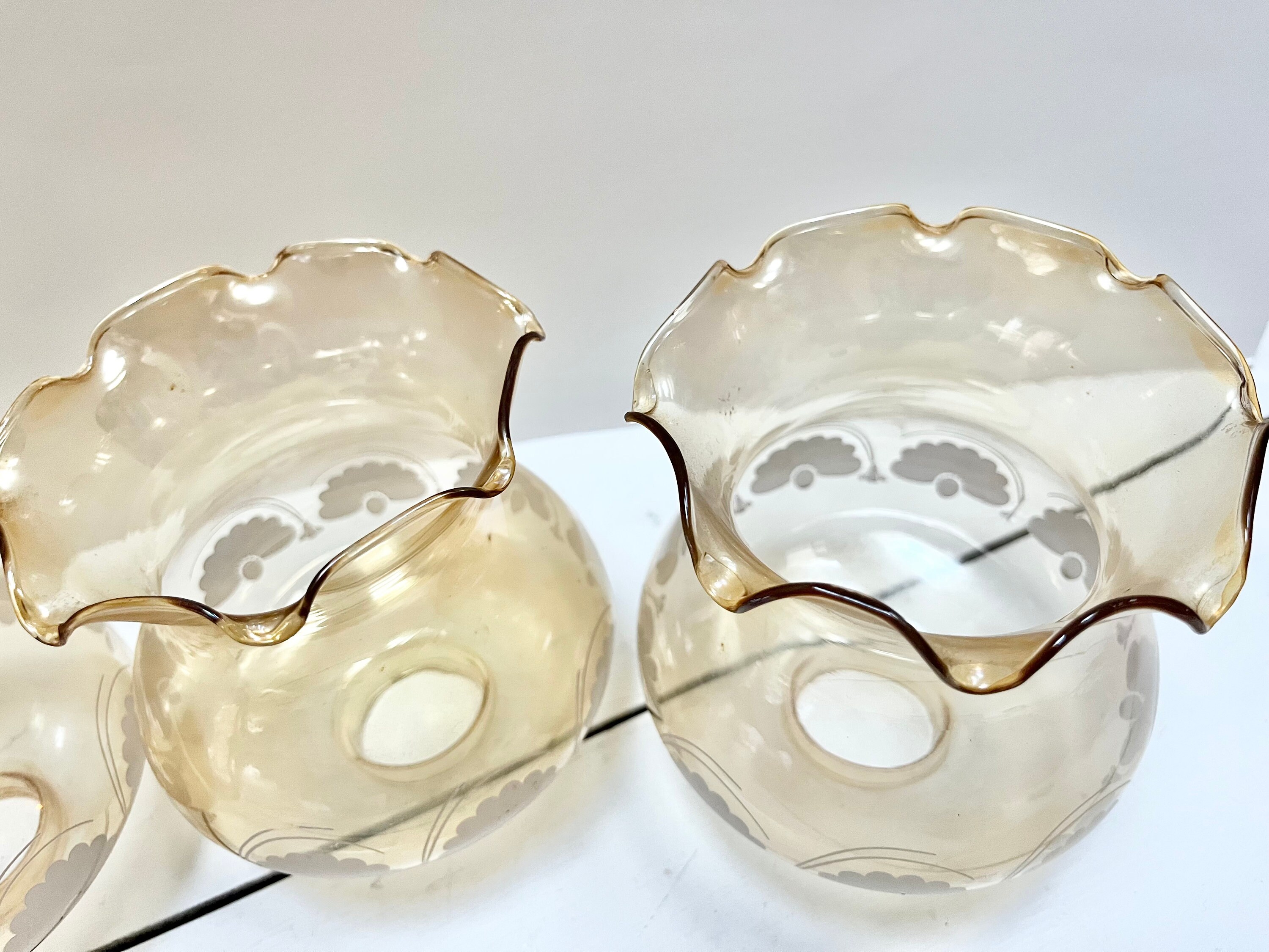 ヴィンテージアンバーガラスランプシェード：フリル付きレトロ照明、4