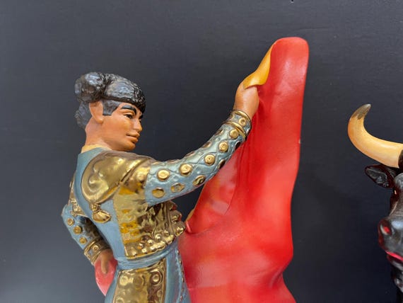 【希少】スペイン製 ヴィンテージ 闘牛士マタドール 陶器 人形 風刺ユーモア ヴィンテージ アトランティック モールド 陶器製 マタドールと雄牛の