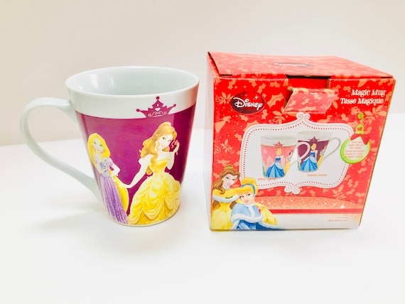ディズニープリンセスの色が変わるマグカップ：ベル、ラプンツェルなど