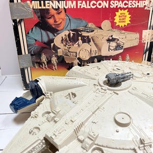 Vintage 1979 Kenner Star Wars Millennium Falcon with Original Box Spaceship Collectible Toy Missing Pieces NOT COMPLETE