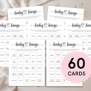 Op de afbeelding: Zestig zwart-witte baby-bingokaarten met een roze stervormige grafische overlay. De kaarten hebben een raster van vierkanten met verschillende babygerelateerde items die in elk vierkant zijn vermeld. De tekst op de kaarten luidt "baby bingo" en "streep de overeenkomende cadeaus op je kaart door terwijl ze worden uitgepakt. De eerste speler die een rechte lijn voltooit, wint."