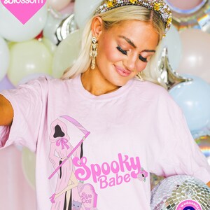 Pooky Babe Shirt für Halloween, Halloween Shirt für Frauen, Halloween Tshirt, Sensenmann Shirt, Geschenk für sie, süßes Halloween Shirt