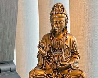 Kwan Yin Avalokiteshvara Statue, Bodhisattva of Compassion, Goddess of Mercy. (UV-resin 3D-print)
