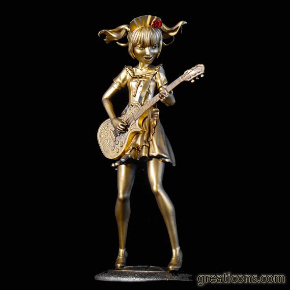ロックスターのギタリスト兼歌手、バンドメイドの小鳩ミクの