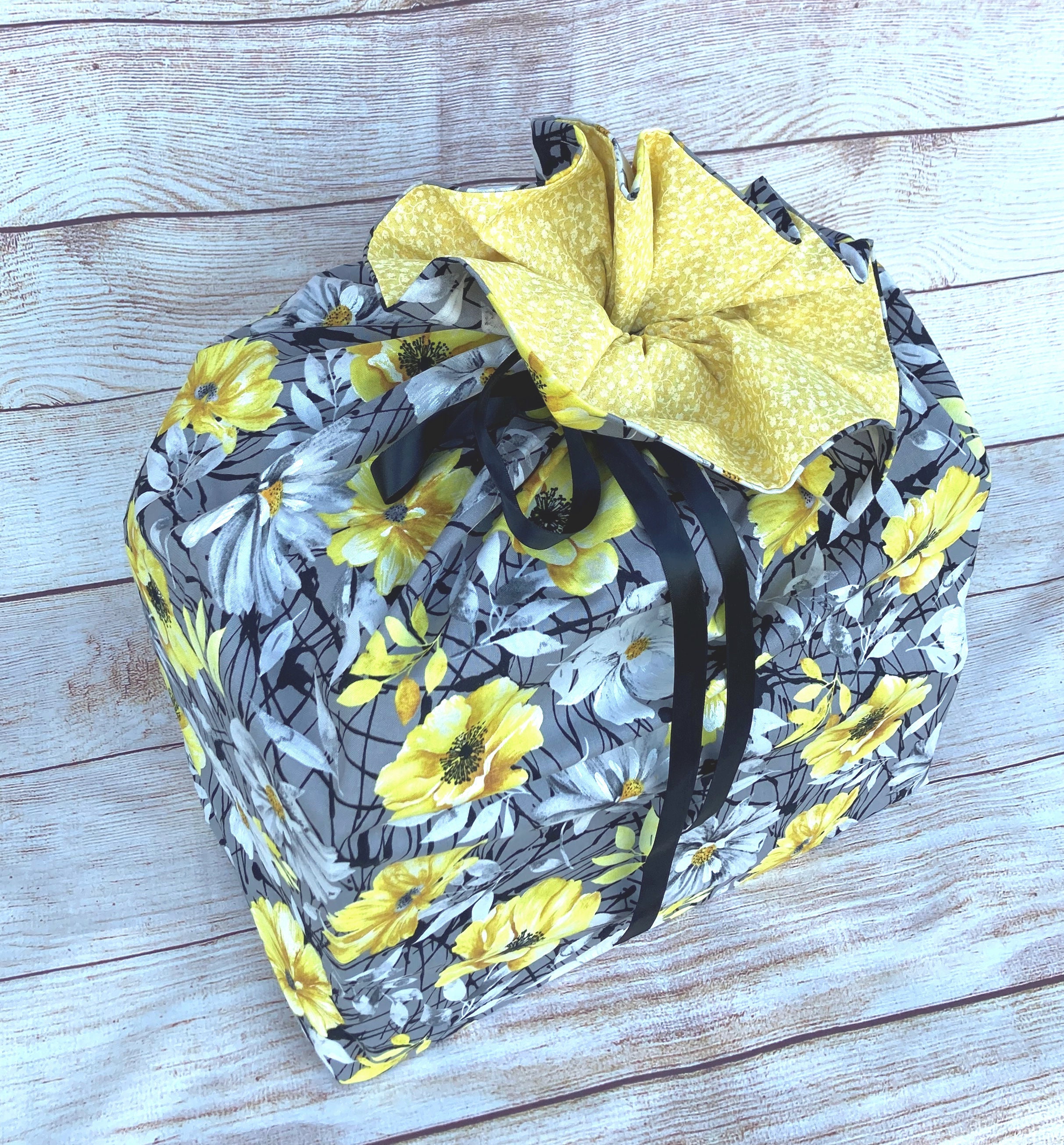 Reusable Cloth Bag; Yellow-Flowers, Gray, Black. Large/Small. - Thumbnail 2