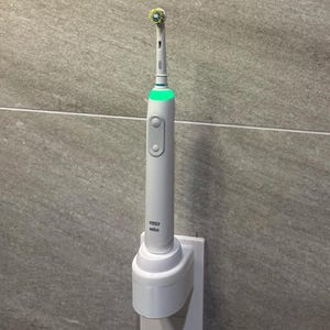 オーラルB 歯ブラシ充電器ホルダー | 歯ブラシマウント | カウンターから歯ブラシを離す | 充電器コードを隠す | カスタムカラー利用可能 | 3Dプリント