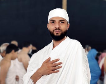 Ihram Towel Set for Hajj - Umrah,100% Cotton Breathable,2 Piece Adult Size + leather sandal, Free Belt - Tasbeeh, Bath Towel & Bathrobe.