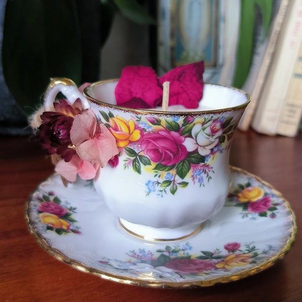 Bougie dans tasse en porcelaine anglaise, "The garden Of Pamona"