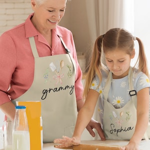 Personalized Apron for Women, Kitchen Apron, Custom Cooking Apron with Pocket, Girls Boys Custom Toddler Apron, Personalized Apron