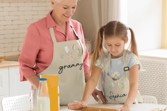 Personalized Apron for Women & Kids, Custom Cooking Apron with Pocket, Matching Family Baking Apron, Toddler Chef Gift
