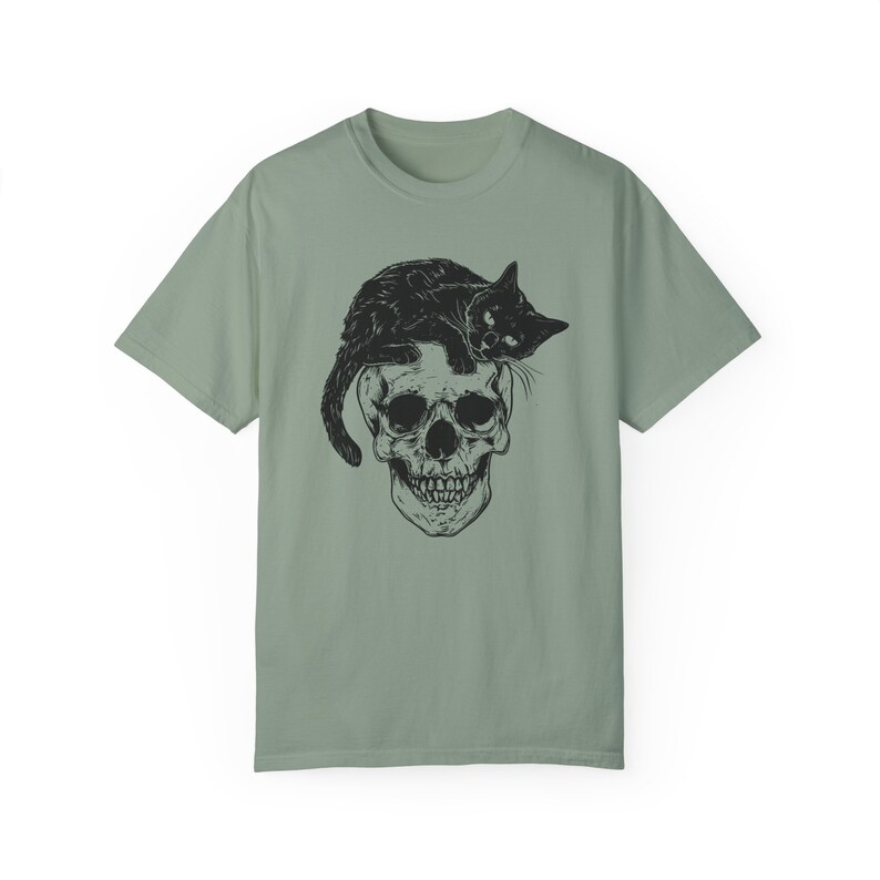 Camiseta con calavera de gato, camiseta gótica, camiseta retro vintage, para amantes de los gatos, camiseta oscura, camiseta desgastada, regalo para amantes de los gatos, camiseta Comfort Colors Bay