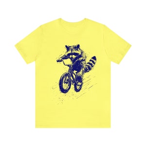 Maglietta con procione, Maglietta divertente con animali, Maglietta divertente con procione, Maglietta per amanti degli animali, Maglietta divertente con animali, Regalo per amanti degli animali, Regalo per ciclisti Yellow