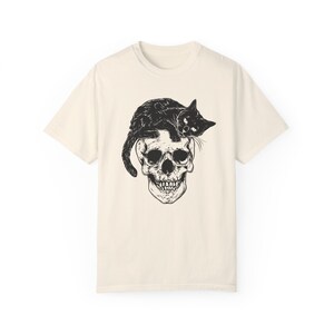 Camiseta con calavera de gato, camiseta gótica, camiseta retro vintage, para amantes de los gatos, camiseta oscura, camiseta desgastada, regalo para amantes de los gatos, camiseta Comfort Colors Ivory