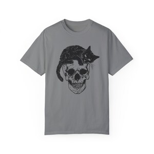 Camiseta con calavera de gato, camiseta gótica, camiseta retro vintage, para amantes de los gatos, camiseta oscura, camiseta desgastada, regalo para amantes de los gatos, camiseta Comfort Colors Grey