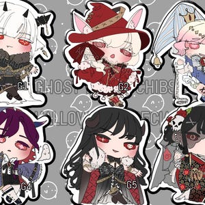 Puede incluir: Seis pegatinas de estilo chibi etiquetadas de G1 a G6. G1 presenta una figura de pelo blanco con atuendo negro. G2 muestra un personaje con sombrero rojo. G3 representa una figura de bufón. G4 sostiene velas. G5 tiene el pelo negro. G6 viste un kimono.
