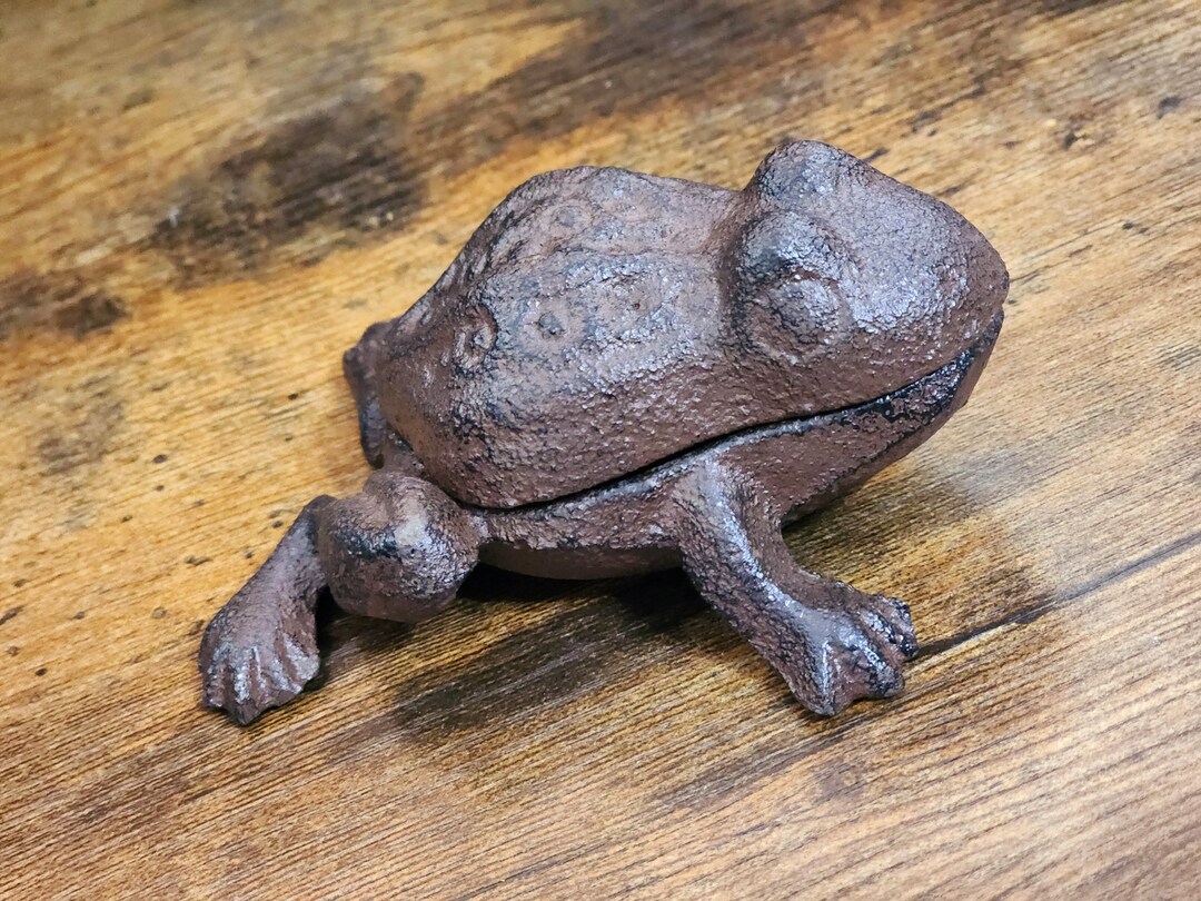 Vintage cast iron frog hide a key box rustic storage solution
