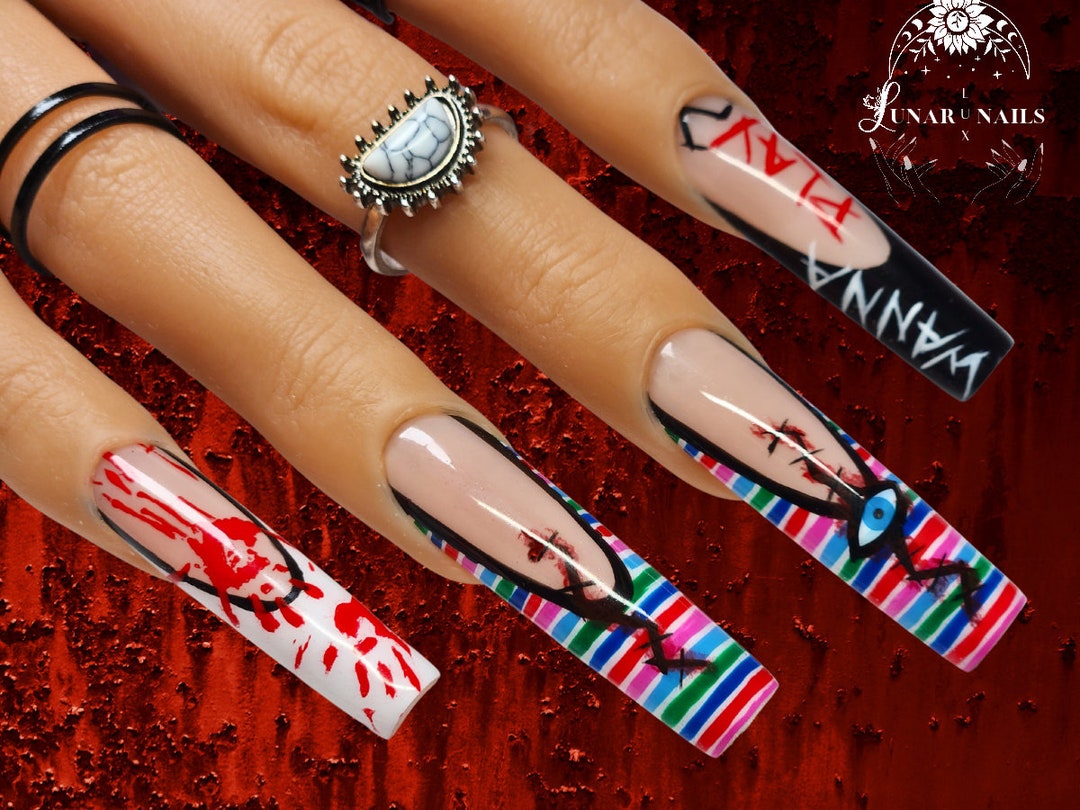 2 Halloween Finger Streich - Nagel Durch Finger Attrappe Grusel Requisiten