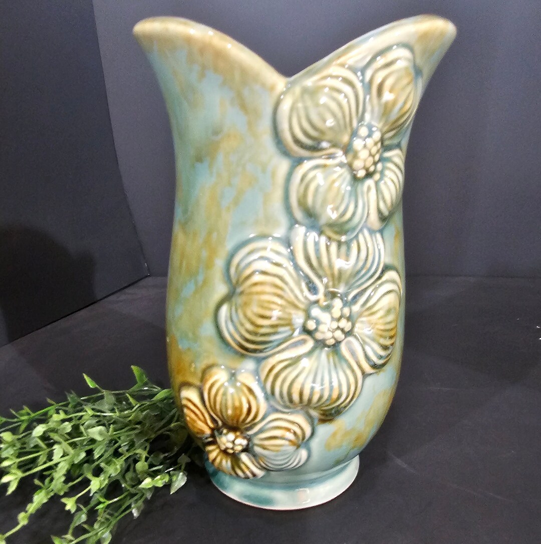 Vintage USA Pottery Vase 667 8 Aqua Blue With Green Drip Glaze Etsy
