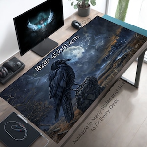 Alfombrilla de escritorio para juegos, Raven vigilando la ciudad, alfombrilla de escritorio gótica, alfombrilla de ratón Raven, alfombrilla de ratón de estética oscura, decoración de Dark Academia, regalo para ella