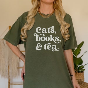 Comfort Colors Cats Books and Tea T-Shirt, Tea Cat Mom Book Lover Tee, Retro Vintage Style Cats Books Tea Shirt, Gift for Tea Drinker Tshirt