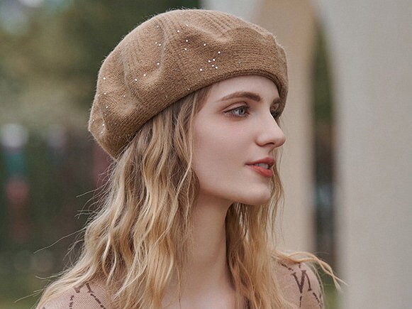 Sudadera beret online cantante