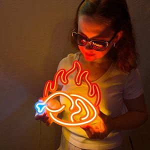 Retro LED Fried Chicken Neon Sign: Illuminated Restaurant Wall Art for Kitchen Decor