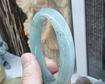 斑点のある青緑色の翡翠のバングル - Etsy 日本