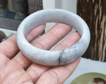 ライトグレー翡翠バングル（サイズ55）｜本物のA型翡翠 - Etsy 日本