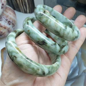 Braccialetto in giada Hok Lok Siew (misura da 57 a 58) (selezione) / Giadeite di tipo A autentica