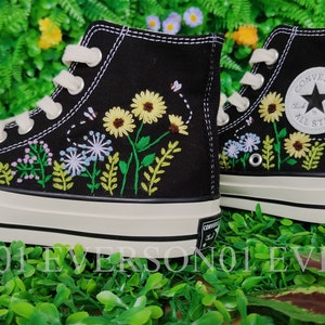 Low price Custom Converse Embroidered Shoes Converse Chuck Taylor 1970s Embroidered Bee&Daisy  Converse Shoes Best Gift for Her