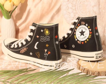Tênis Converse personalizados, tênis bordados, Converse Chuck Taylor anos 70 com margaridas bordadas, o melhor presente para ela.